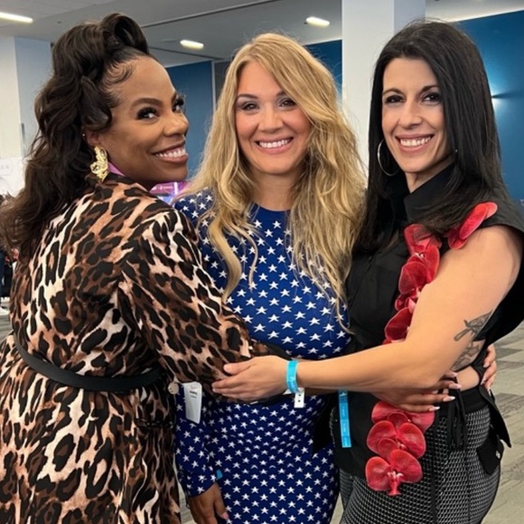 ✌️ Like this listing to be notified when I go Live 💖 - Picture 12 of 16